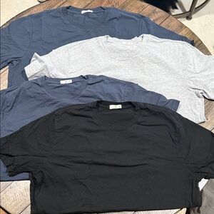 Flint and Tinder Men’s T-Shirt Bundle (4 Pack) – Size M – Made in USA – EUC
